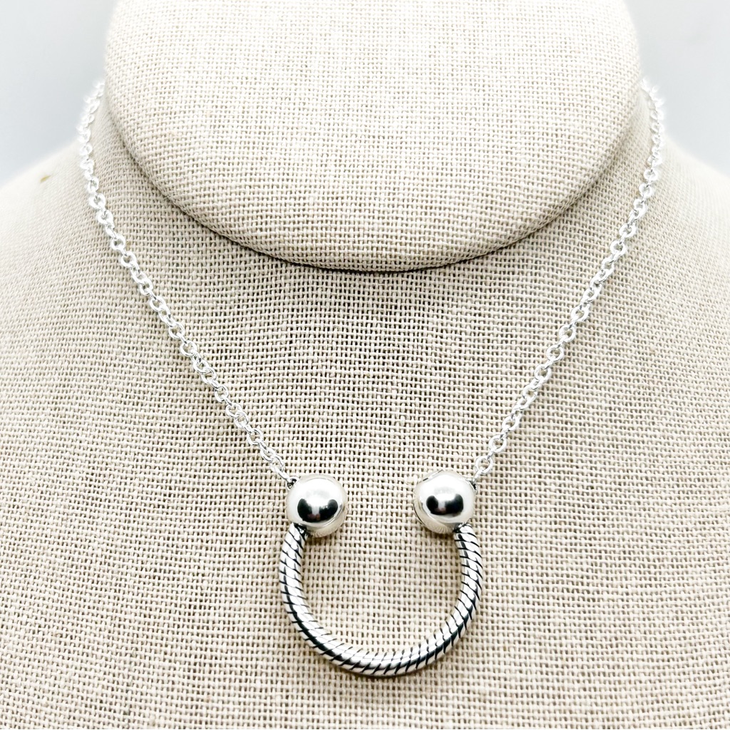 Nwot Sterling Silver Charm Necklace 18 35$